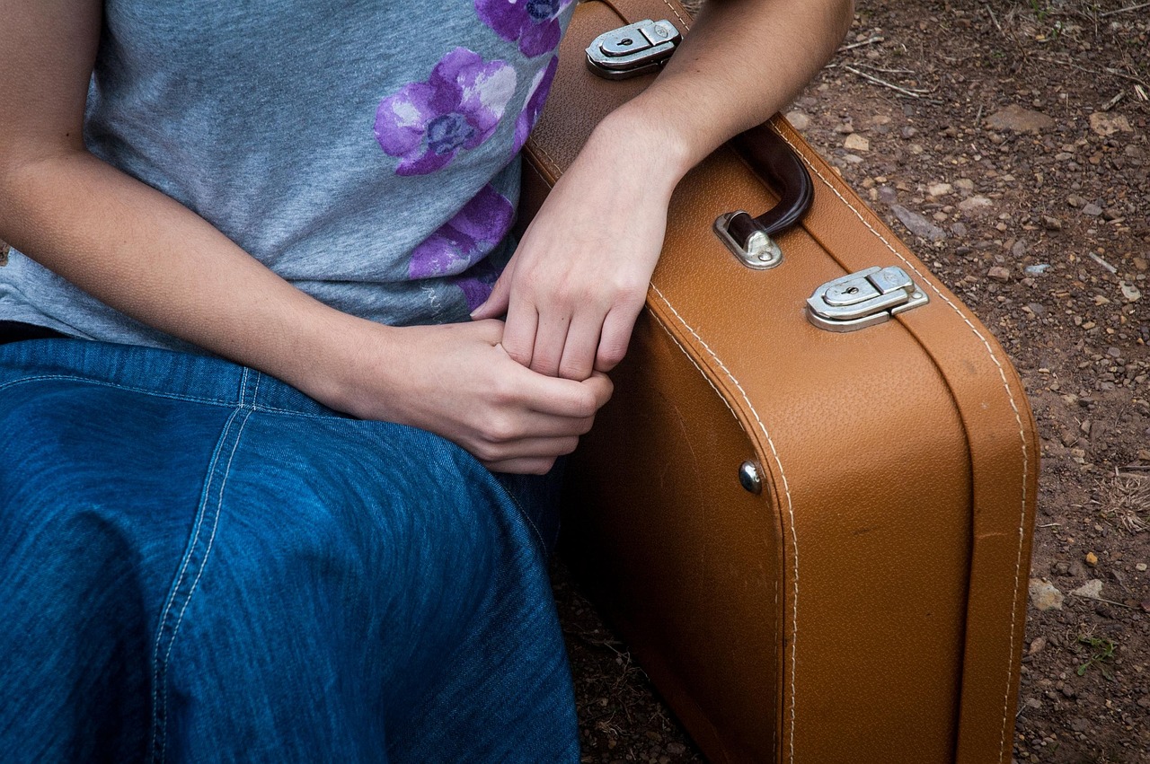Rozmanitost kufrů: Výběr perfektního kufru látkového či kufru skořepinového pro každou příležitost